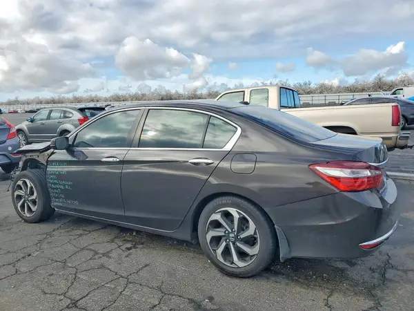 1HGCR2F93HA008900 2017 HONDA ACCORD - Image 2
