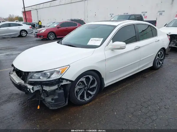 1HGCR2F93HA134089 2017 HONDA ACCORD - Image 2