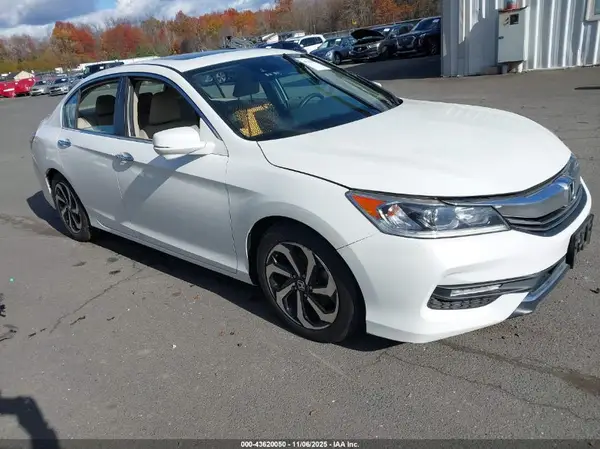 1HGCR2F94HA134067 2017 HONDA ACCORD - Image 1
