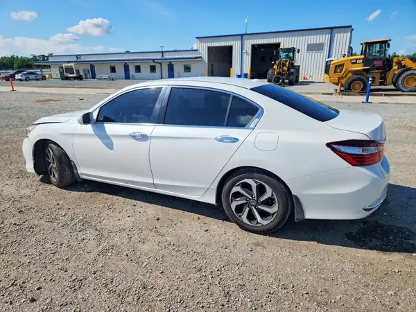 1HGCR2F94HA166002 2017 HONDA ACCORD - Image 2
