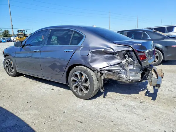 1HGCR2F94HA245752 2017 HONDA ACCORD - Image 2