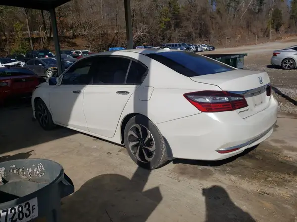 1HGCR2F95HA276900 2017 HONDA ACCORD - Image 2