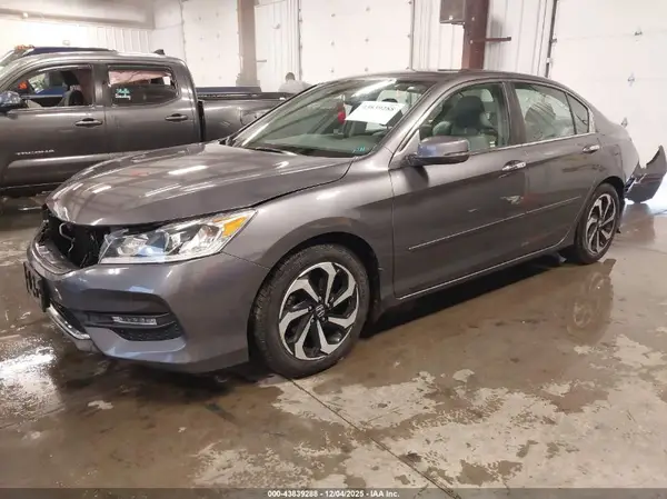 1HGCR2F96HA023536 2017 HONDA ACCORD - Image 2