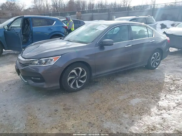 1HGCR2F96HA154062 2017 HONDA ACCORD - Image 2
