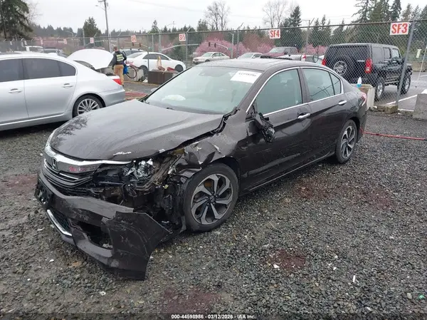 1HGCR2F97HA008902 2017 HONDA ACCORD - Image 2