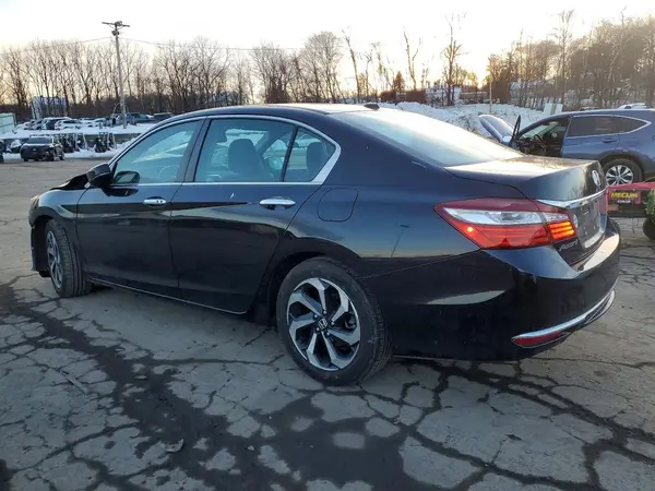 1HGCR2F97HA019513 2017 HONDA ACCORD - Image 2