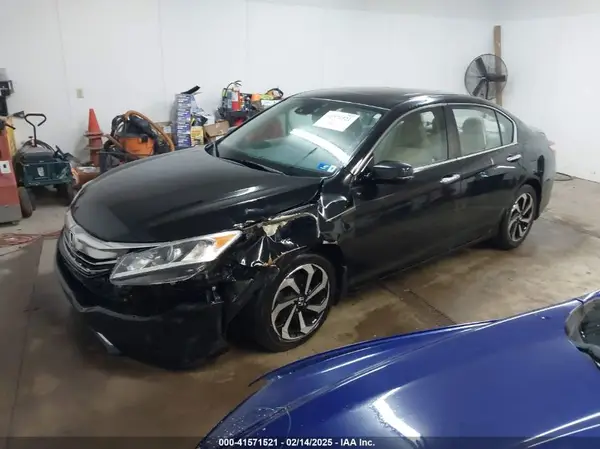 1HGCR2F97HA097628 2017 HONDA ACCORD - Image 2