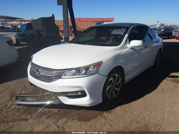 1HGCR2F97HA186017 2017 HONDA ACCORD - Image 2