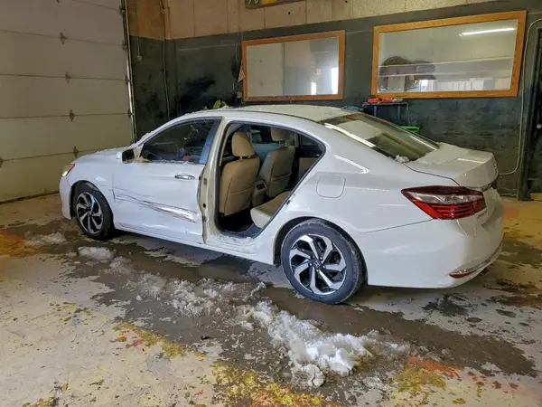 1HGCR2F97HA214379 2017 HONDA ACCORD - Image 2