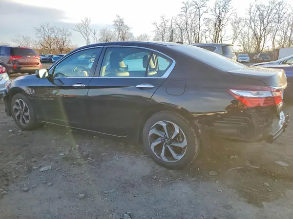 1HGCR2F98HA003868 2017 HONDA ACCORD - Image 2
