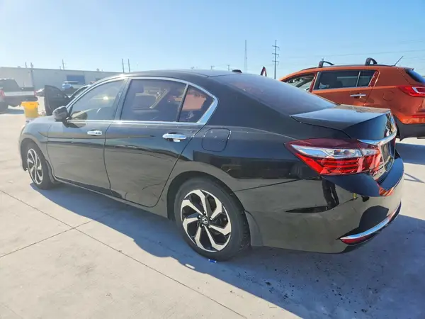 1HGCR2F99HA025460 2017 HONDA ACCORD - Image 2