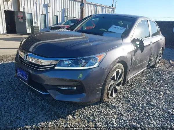 1HGCR2F9XHA033096 2017 HONDA ACCORD - Image 2