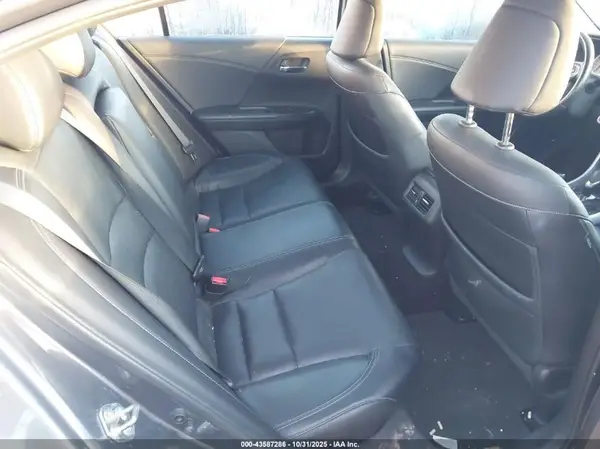 1HGCR2F9XHA135420 2017 HONDA ACCORD - Image 8