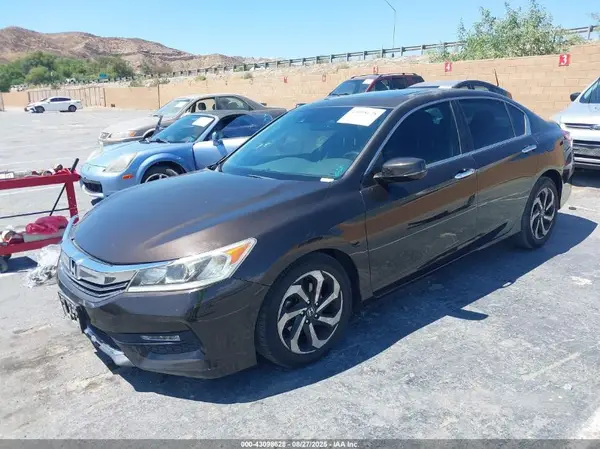 1HGCR2F9XHA159586 2017 HONDA ACCORD - Image 2