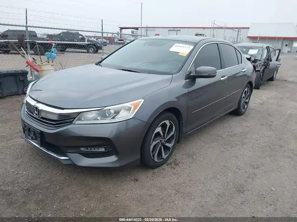 1HGCR2F9XHA244833 2017 HONDA ACCORD - Image 2