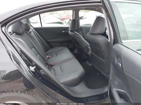 1HGCR3F00HA000700 2017 HONDA ACCORD - Image 8