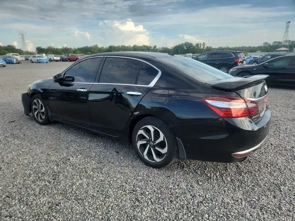 1HGCR3F00HA001877 2017 HONDA ACCORD - Image 2