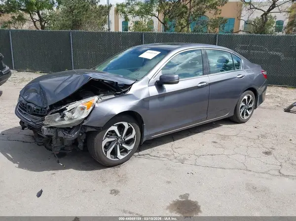 1HGCR3F00HA010448 2017 HONDA ACCORD - Image 2