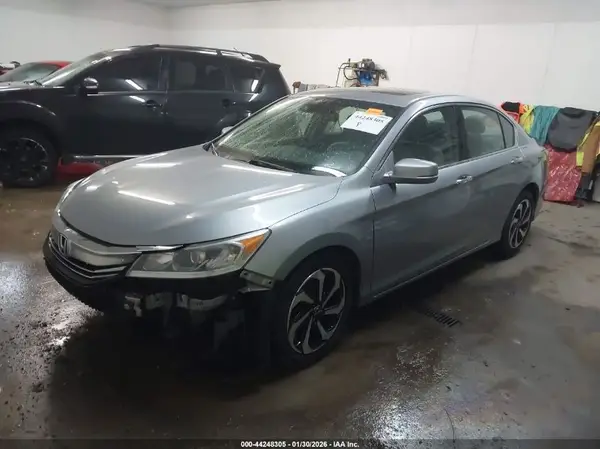 1HGCR3F00HA043885 2017 HONDA ACCORD - Image 2