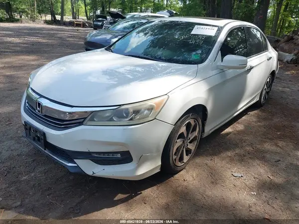 1HGCR3F01GA000560 2016 HONDA ACCORD - Image 2