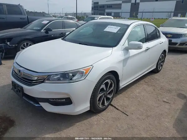 1HGCR3F01GA002373 2016 HONDA ACCORD - Image 2