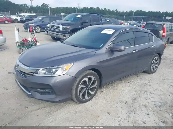 1HGCR3F01GA011672 2016 HONDA ACCORD - Image 2