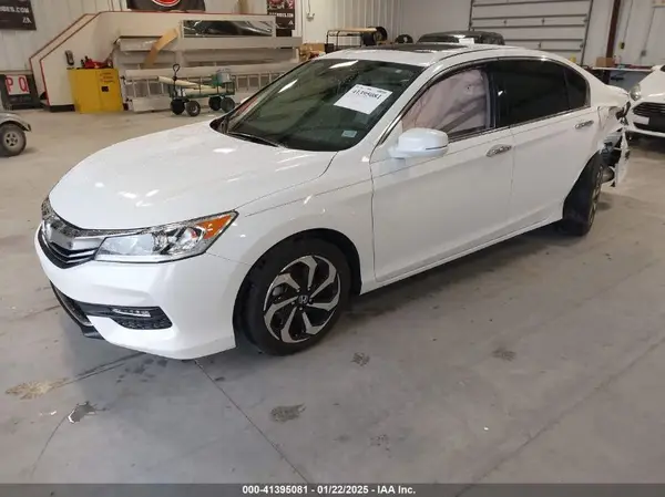 1HGCR3F01HA002956 2017 HONDA ACCORD - Image 2