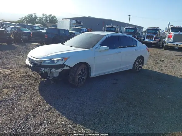 1HGCR3F02HA002948 2017 HONDA ACCORD - Image 2