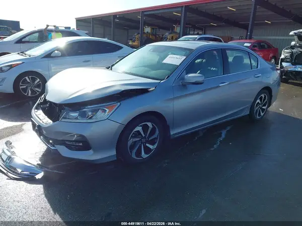 1HGCR3F02HA008992 2017 HONDA ACCORD - Image 2