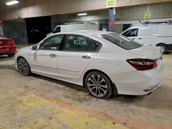 1HGCR3F03GA000995 2016 HONDA ACCORD - Image 2