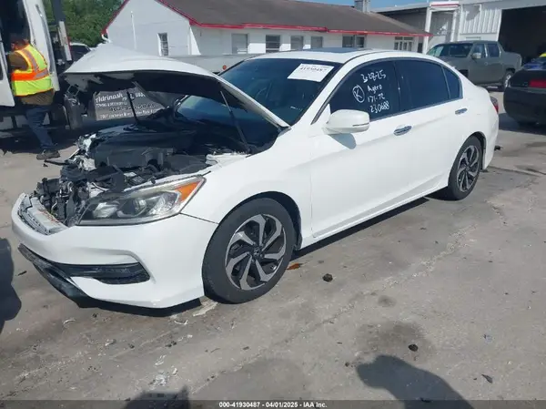 1HGCR3F03GA001001 2016 HONDA ACCORD - Image 2