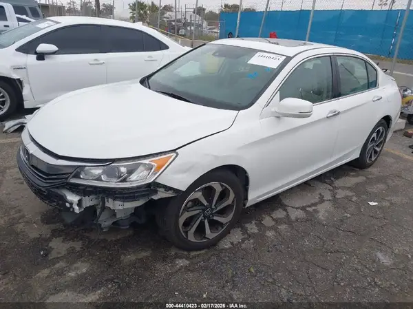 1HGCR3F03GA017750 2016 HONDA ACCORD - Image 2