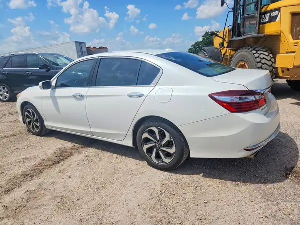 1HGCR3F03GA031860 2016 HONDA ACCORD - Image 2