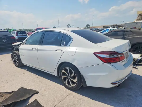 1HGCR3F03HA035943 2017 HONDA ACCORD - Image 2