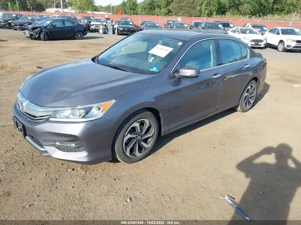 1HGCR3F04GA035786 2016 HONDA ACCORD - Image 2