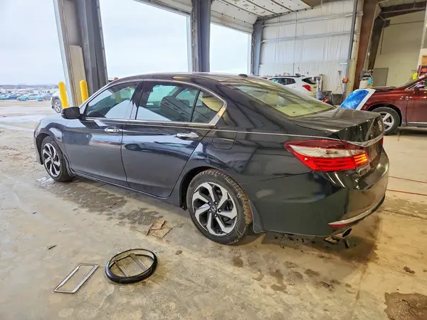 1HGCR3F04HA039161 2017 HONDA ACCORD - Image 2