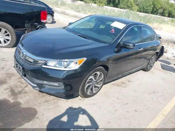 1HGCR3F05GA008693 2016 HONDA ACCORD - Image 2