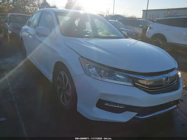 1HGCR3F05HA008386 2017 HONDA ACCORD - Image 1