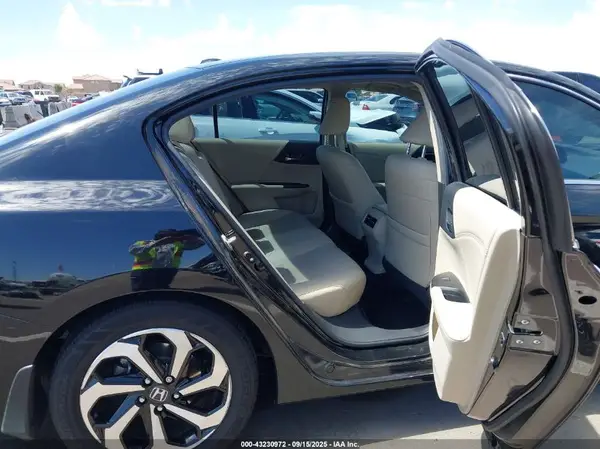 1HGCR3F06GA008606 2016 HONDA ACCORD - Image 8