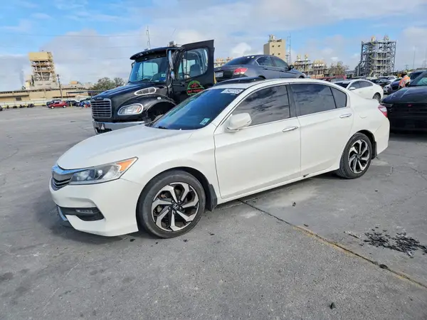 1HGCR3F07GA010459 2016 HONDA ACCORD - Image 1