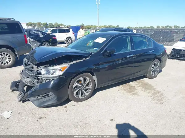 1HGCR3F07HA042264 2017 HONDA ACCORD - Image 2