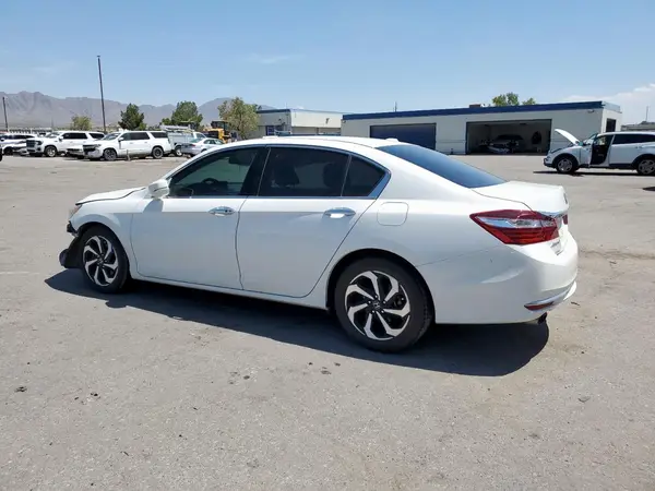 1HGCR3F08HA000007 2017 HONDA ACCORD - Image 2