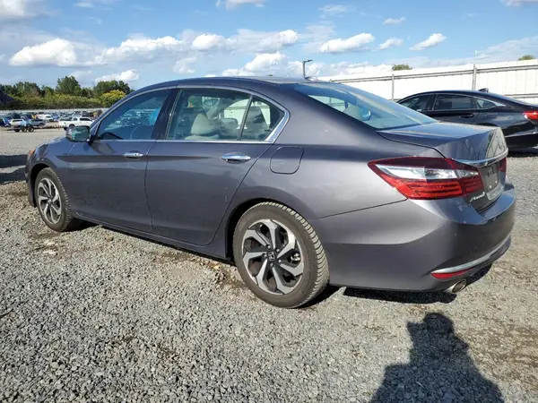 1HGCR3F08HA010455 2017 HONDA ACCORD - Image 2