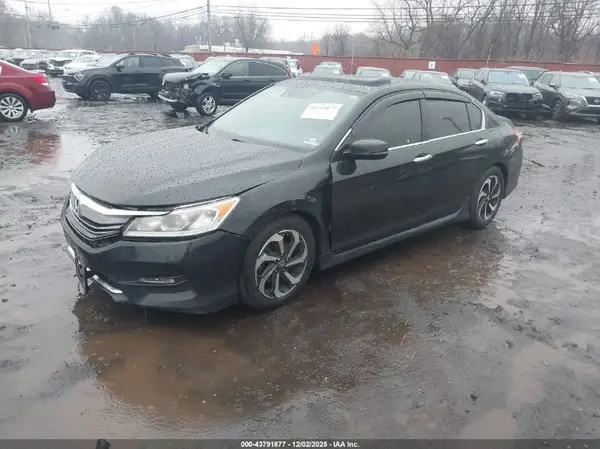 1HGCR3F08HA014151 2017 HONDA ACCORD - Image 2