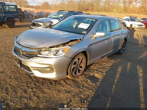 1HGCR3F08HA021519 2017 HONDA ACCORD - Image 2