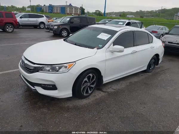 1HGCR3F0XGA000850 2016 HONDA ACCORD - Image 2