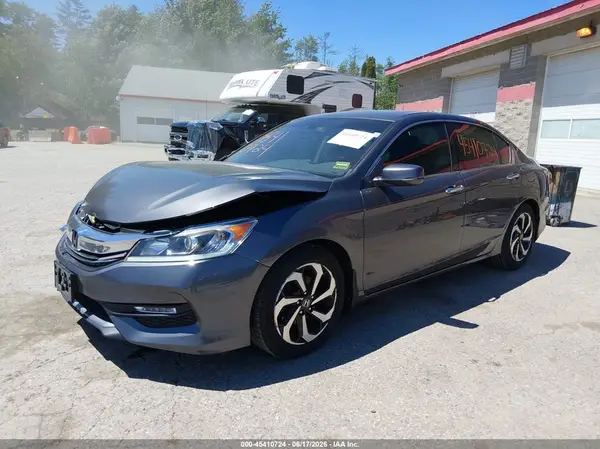 1HGCR3F0XHA002874 2017 HONDA ACCORD - Image 2