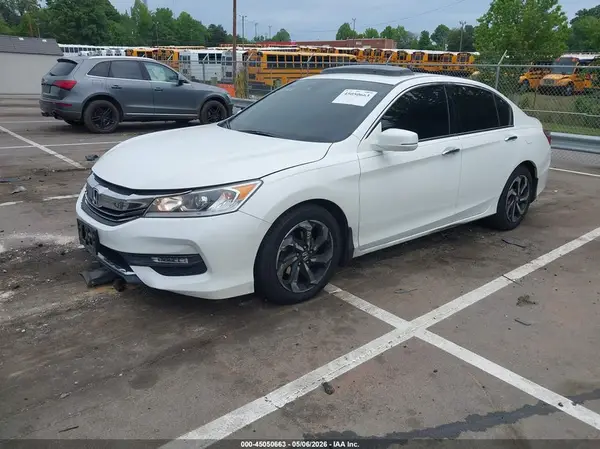 1HGCR3F0XHA003703 2017 HONDA ACCORD - Image 2