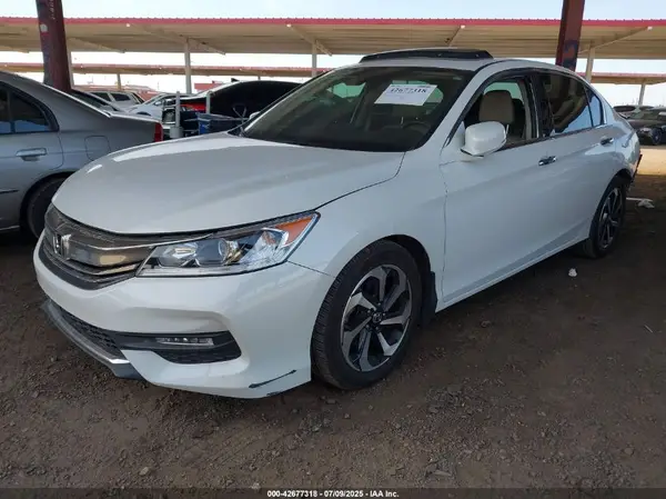 1HGCR3F0XHA027225 2017 HONDA ACCORD - Image 2