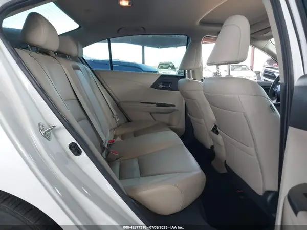 1HGCR3F0XHA027225 2017 HONDA ACCORD - Image 8
